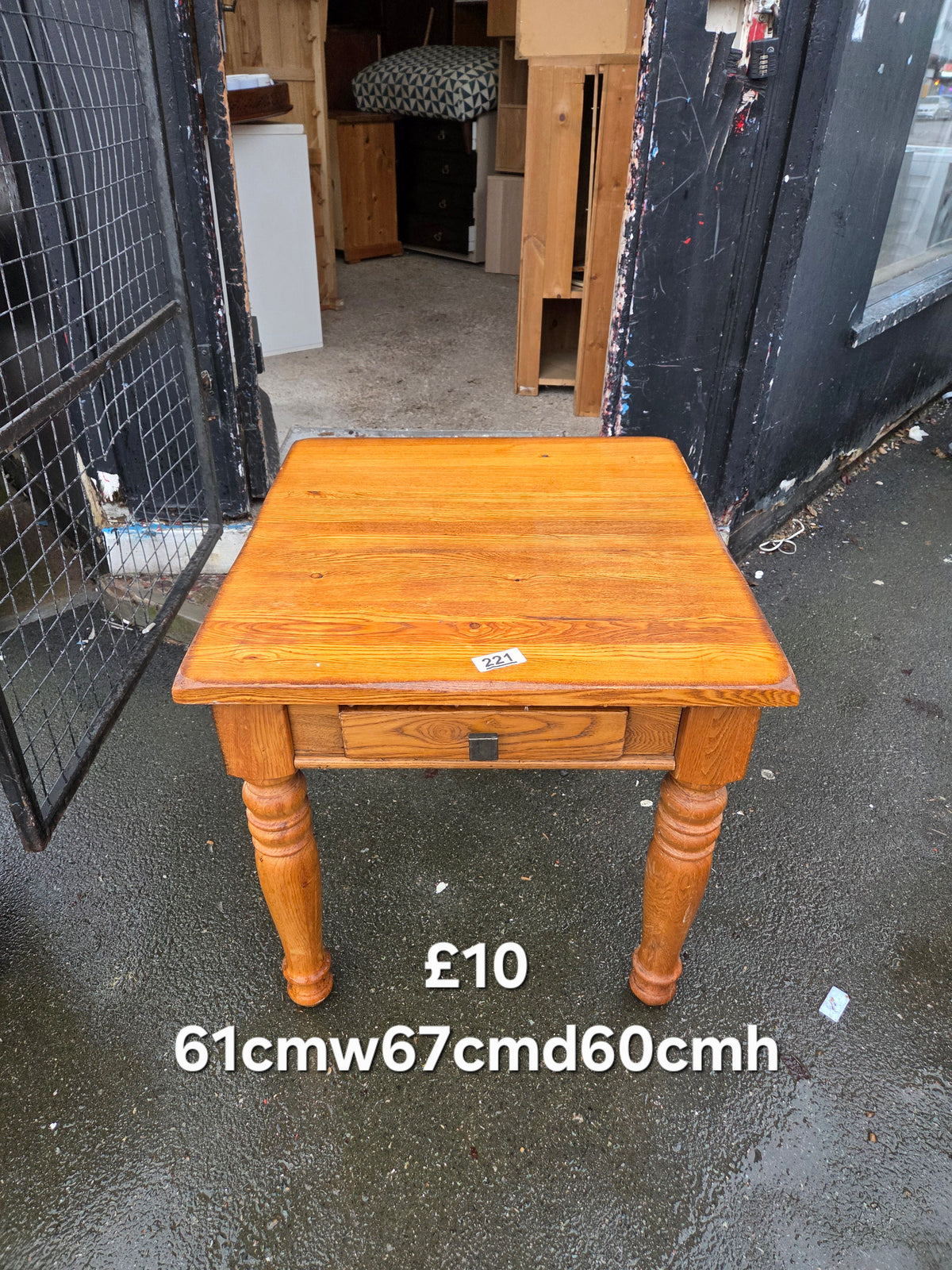 Side table π Free delivery in Leicester π