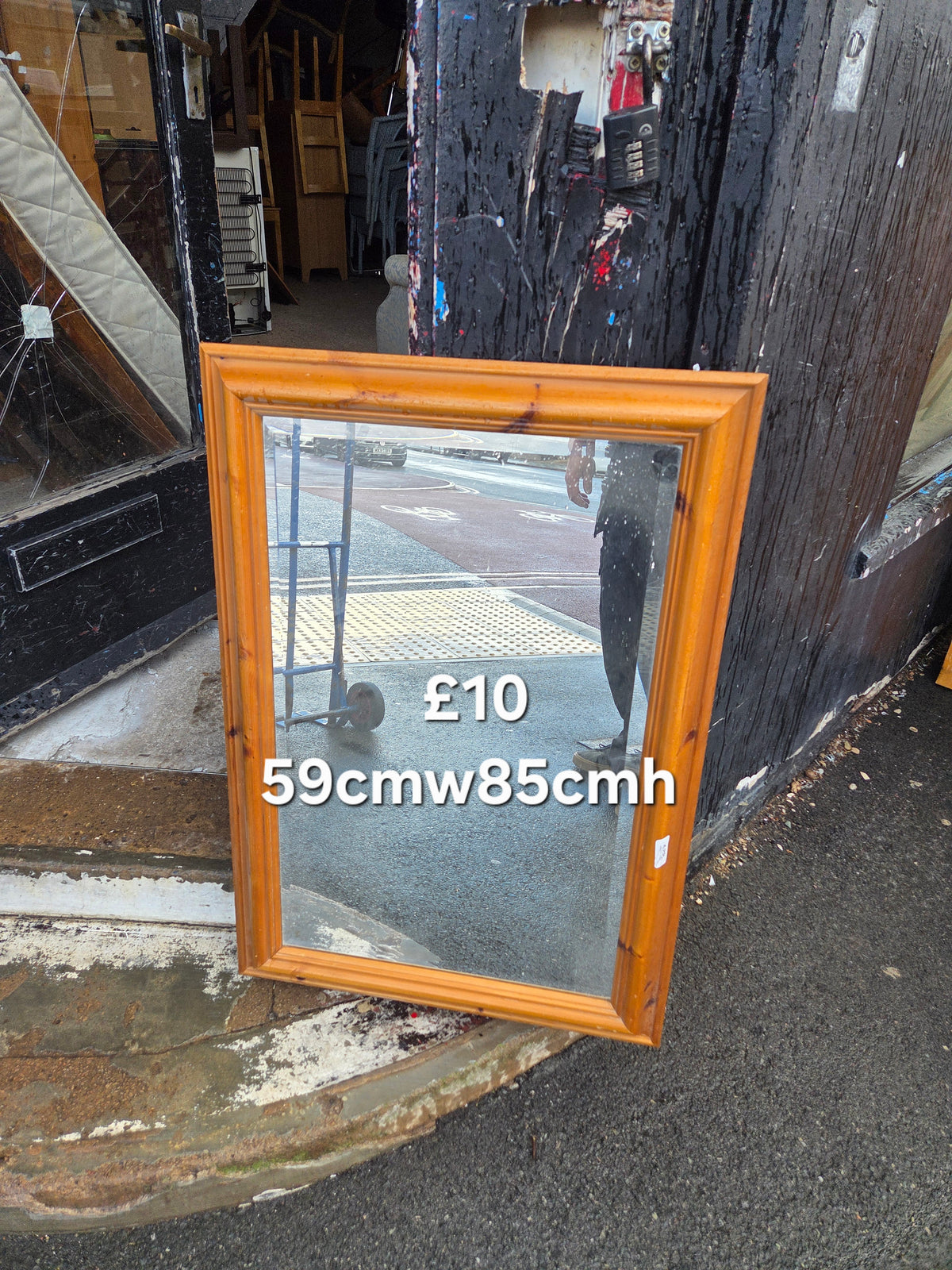 Mirror Free Delivery in Leicester
